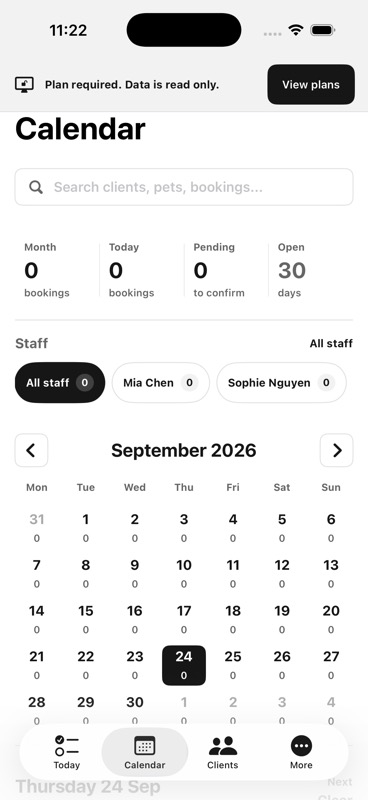 BeautiDesk native iOS calendar in light mode